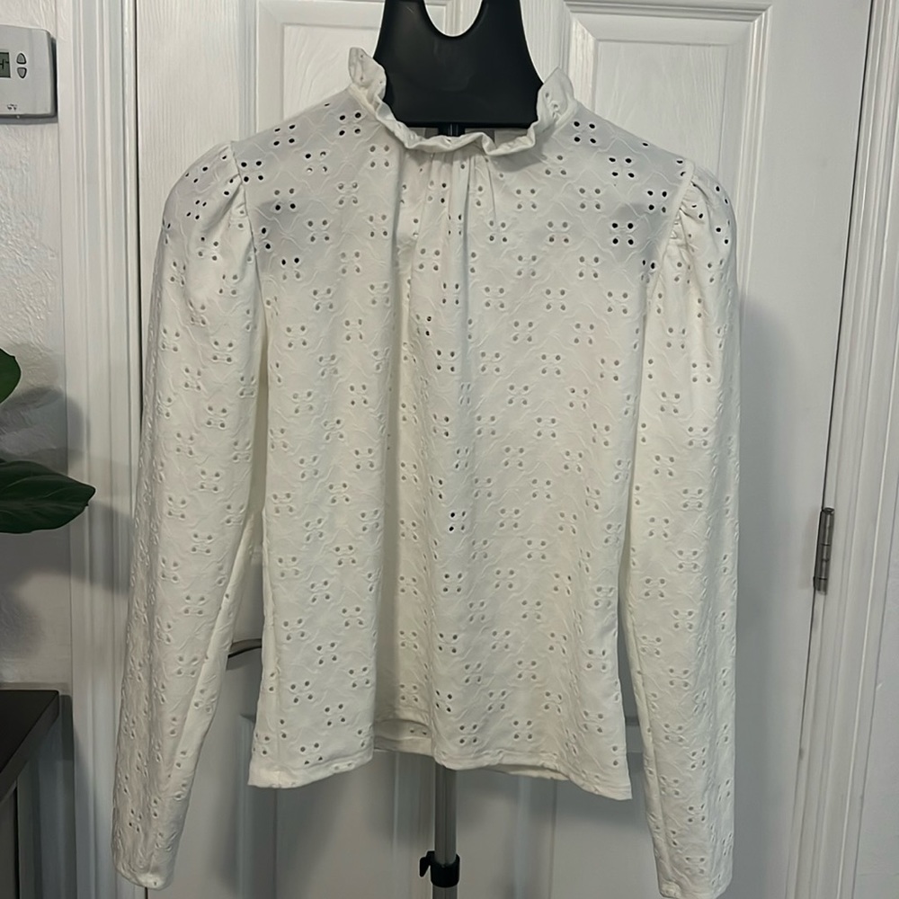 Painted Threads Eyelet Puff Sleeve Top Size L New - image 1